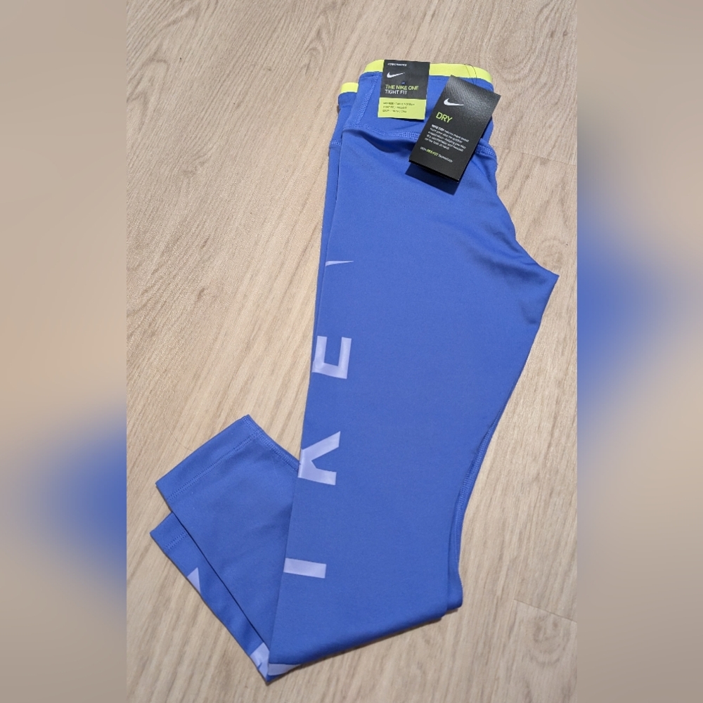 Brand New Nike Tight Fit Mid Rise Cropped Length Leggings - Picture 1 of 1
